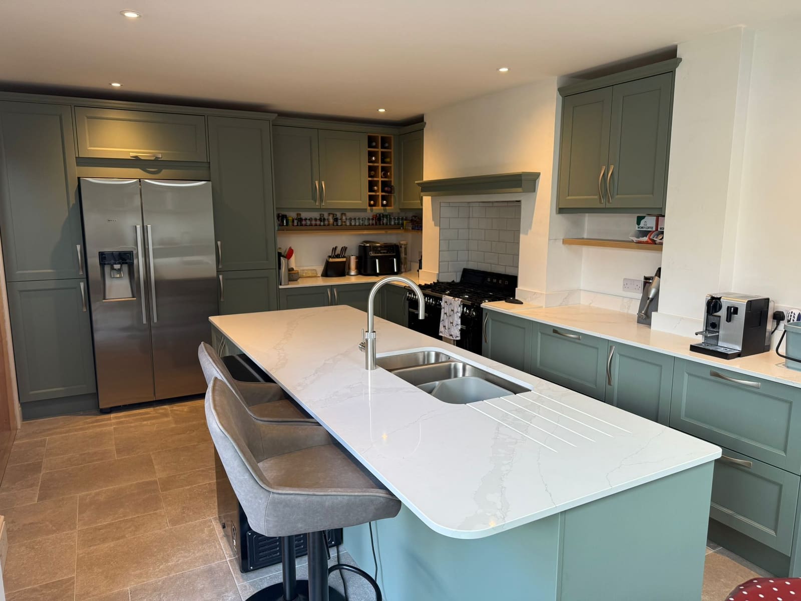 Kitchen fitting by BFB Carpentry